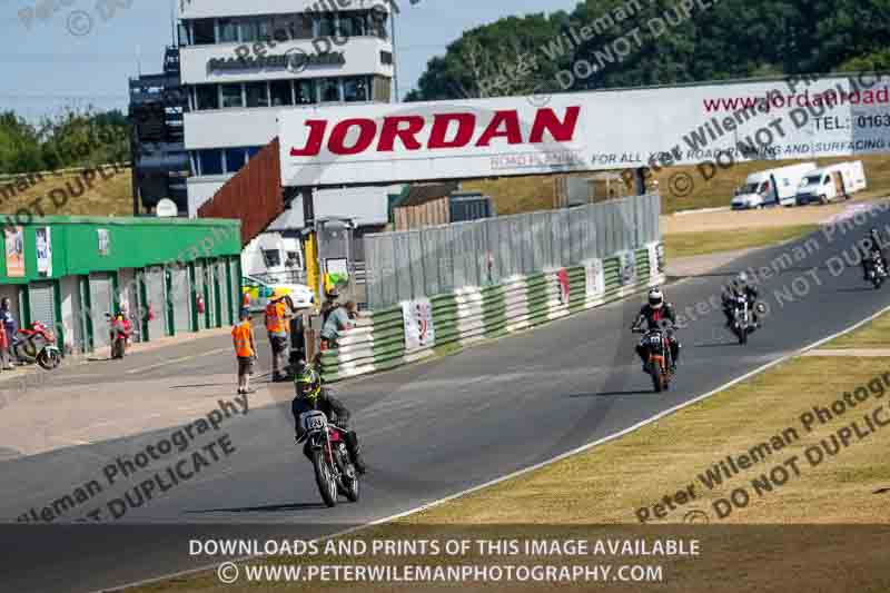 Vintage motorcycle club;eventdigitalimages;mallory park;mallory park trackday photographs;no limits trackdays;peter wileman photography;trackday digital images;trackday photos;vmcc festival 1000 bikes photographs